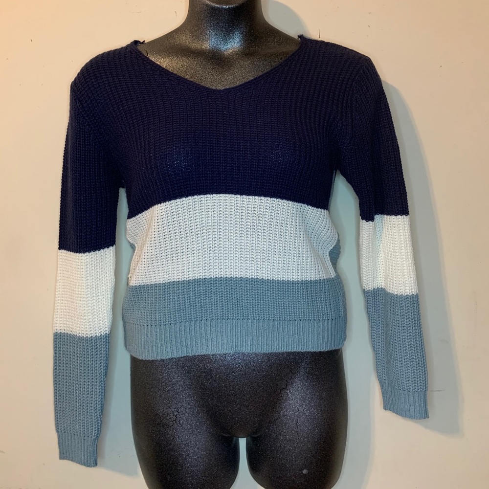 Reversible twist front sweater
